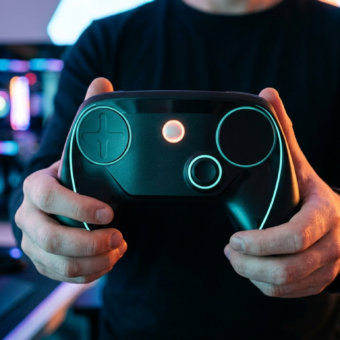 Futurystyczny Steam Controller 2026 od Valve. Ergonomiczny pad do gier PC z panelami haptycznymi i matowym wykończeniem w efektownym oświetleniu teal i orange.