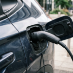 Detal gniazda ładowania samochodu elektrycznego Honda. Japońska technologia i nowoczesna motoryzacja w Polsce i na świecie. Mobilność oraz ładowanie EV.